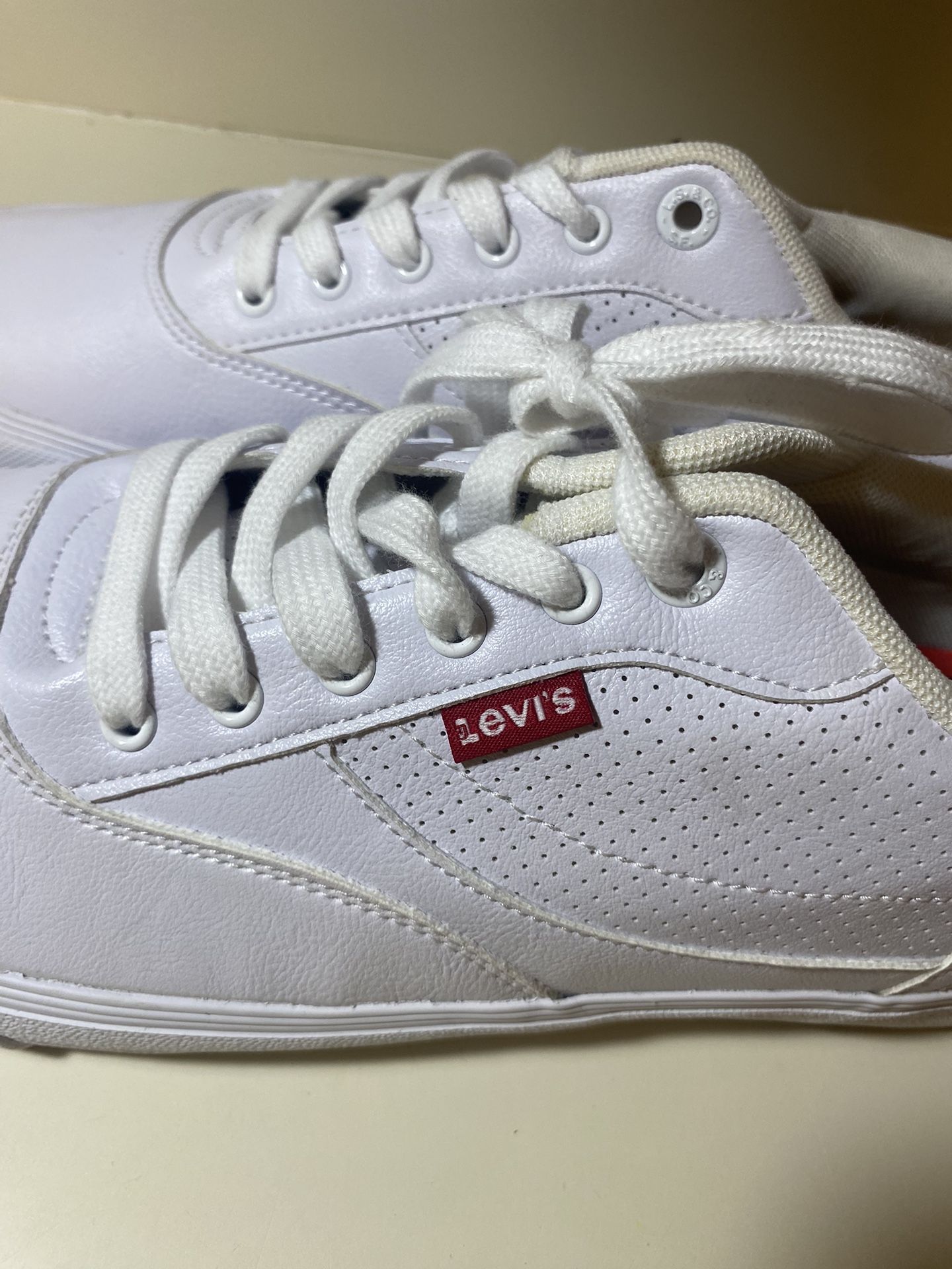 Levi’s New White Men Sneakers