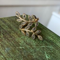 gold leaf detailed ring