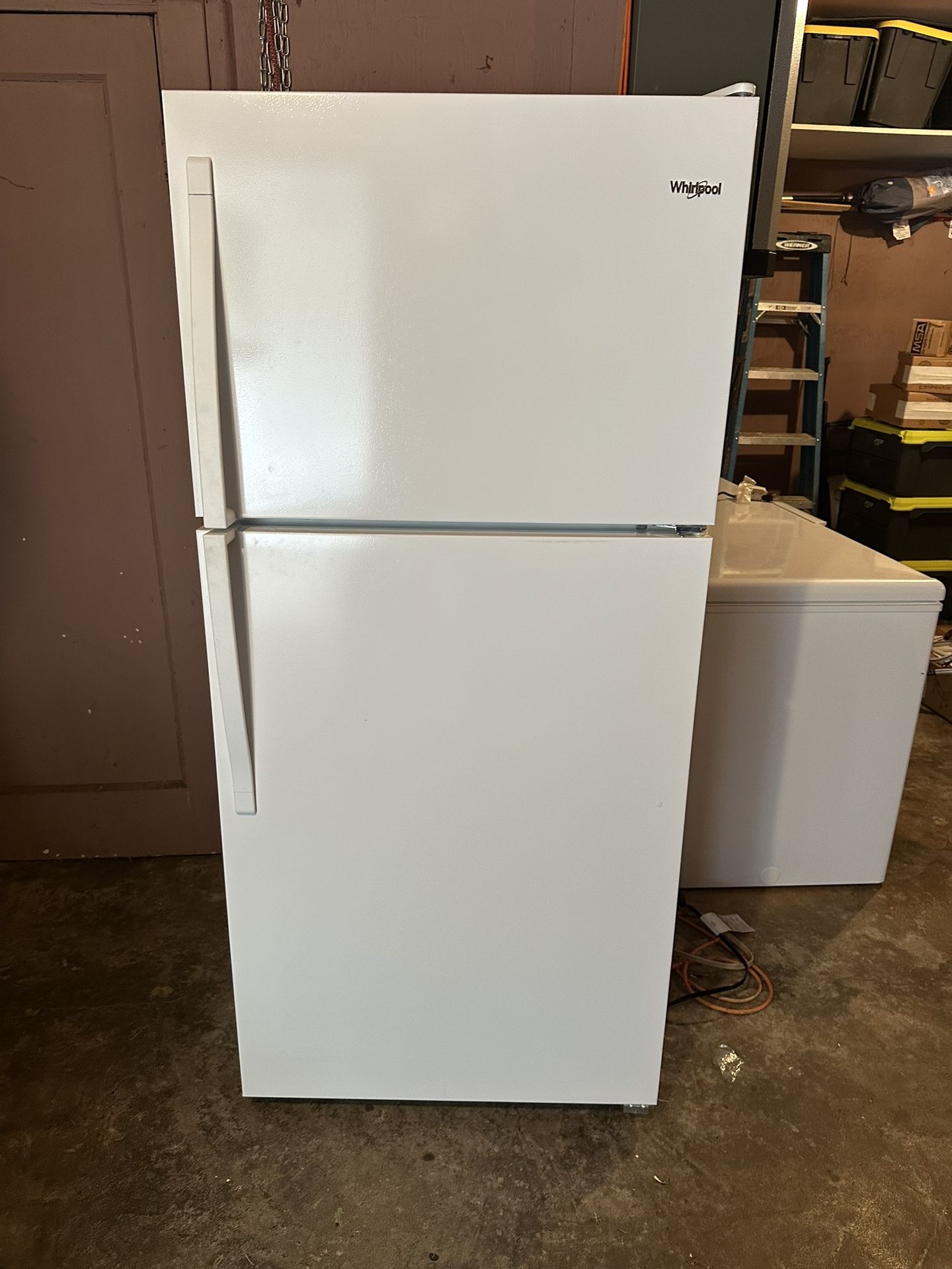30” Refrigerator/Freezer Whirlpool WRT318