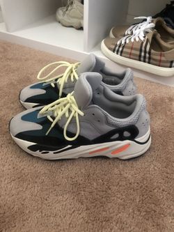 YEEZY 700 WAVERUNNER
