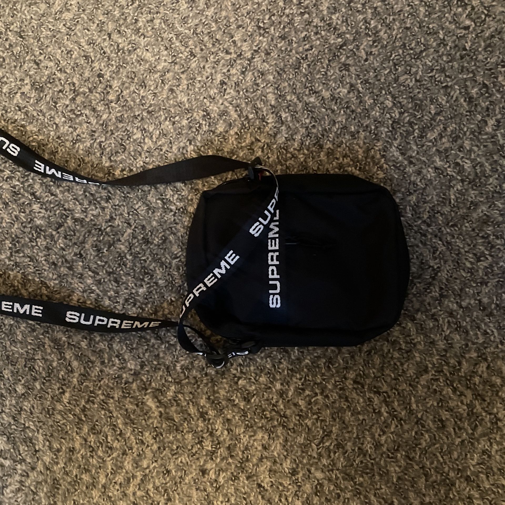 Supreme Shoulder Bag 