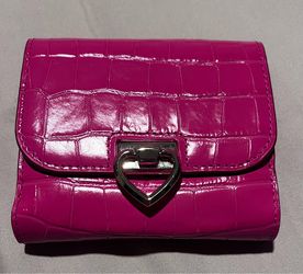 Kate spade hot Pink Croc-Embossed Wallet with Heart Clasp