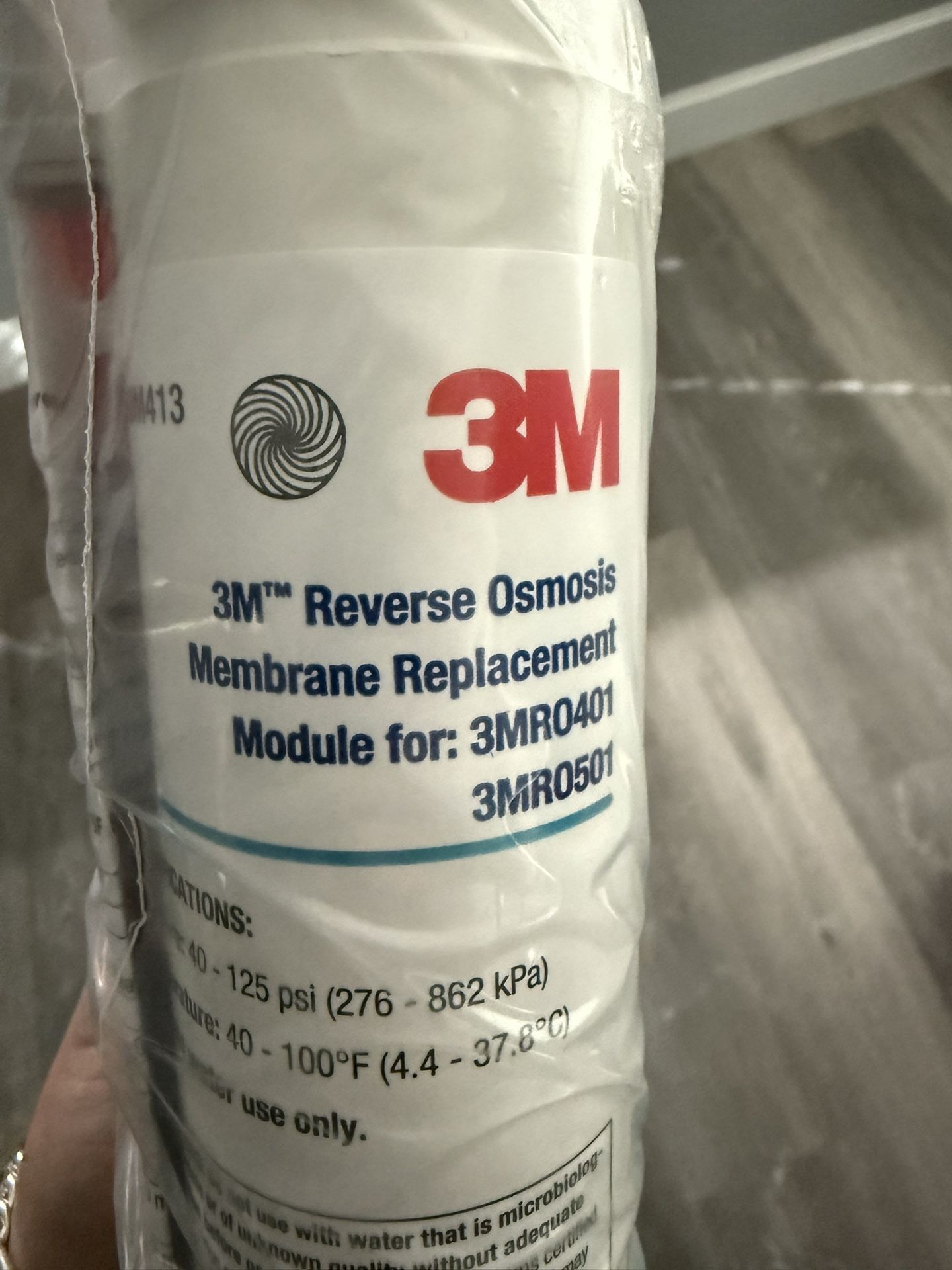 The 3MROM413 is a reverse osmosis membrane replacement filter