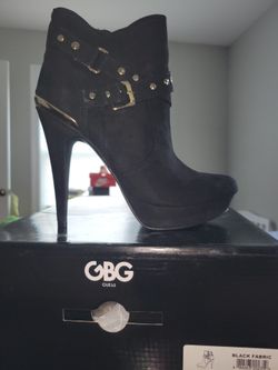 Guess Black Size 8