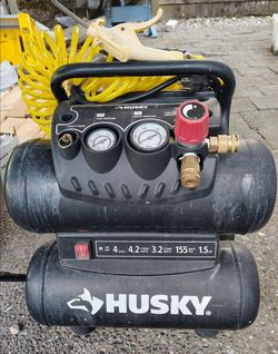 Husky 4 Gal Air Compressor w/Hose