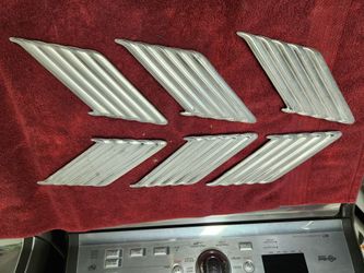 1963 thunderbird 390 4 barrow door emblem ,left and right door