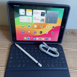 Apple iPad 7th Generation 128GB With Logitech Keyboard and Pencil 