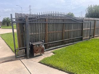 Automatic Gate Only * 21’ x 7’ tall