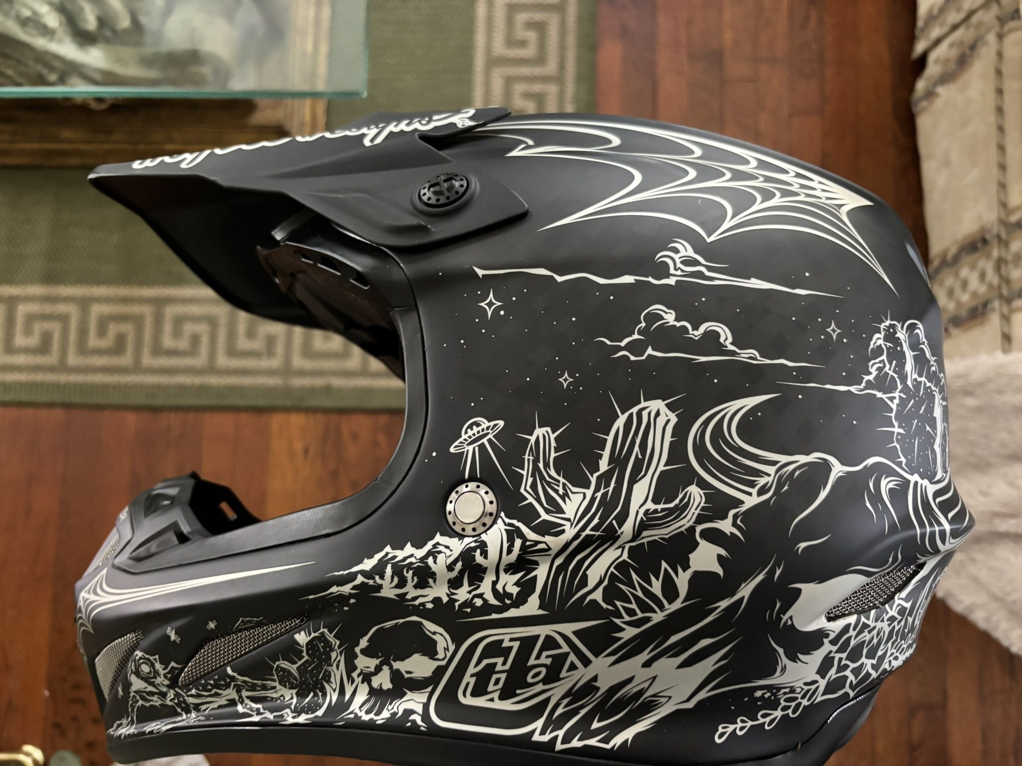 TROY LEE DESIGNS SE4 “STRANDED” CARBON HELMET SIZE XL