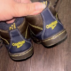 OshKosh Toddler Boy’s Outdoor Boots Size 7 Liam 01