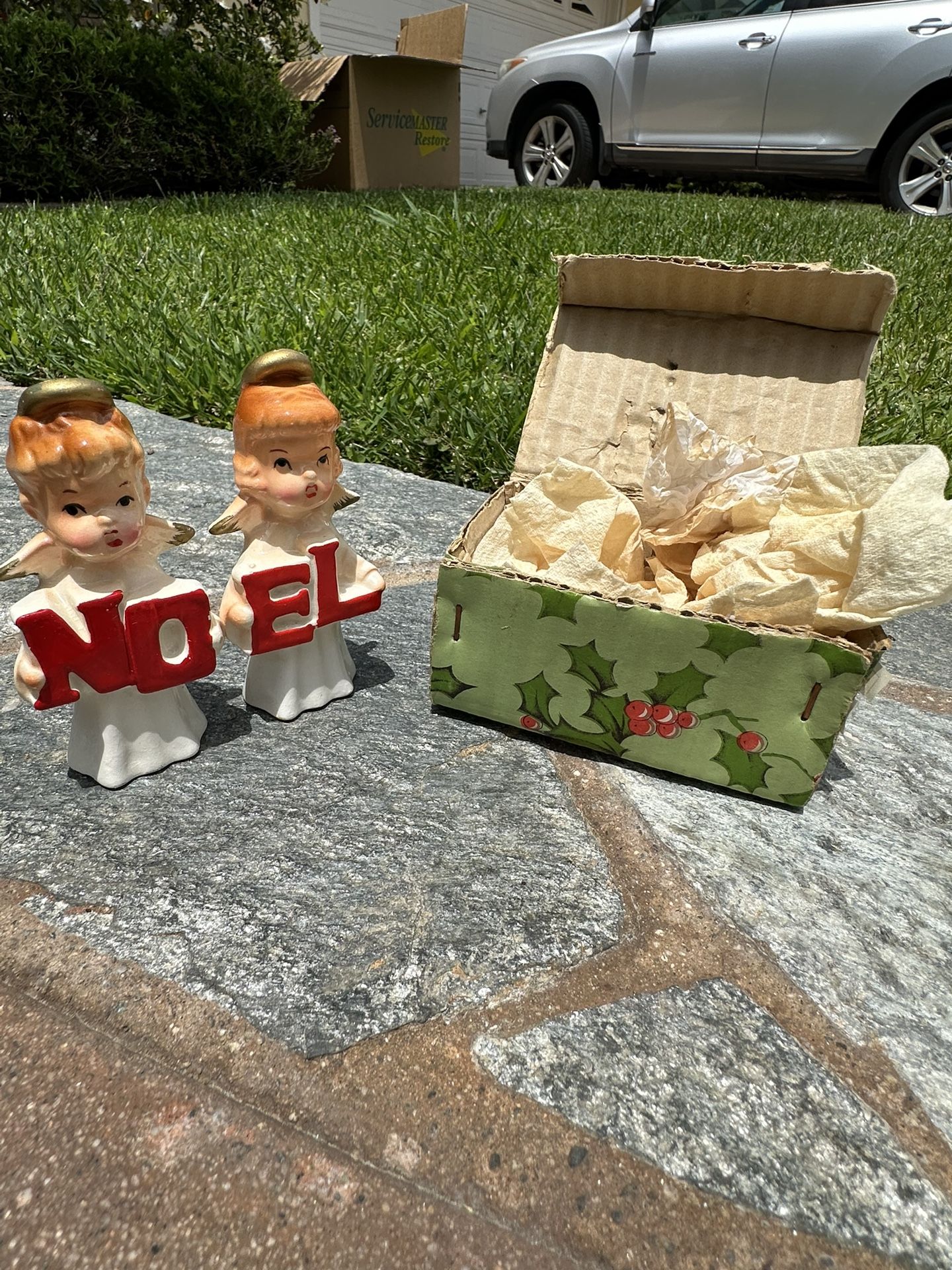 Brinn's Japan NOEL Angels Salt and Pepper Shaker Set of Two - White Robes and Really Chubby Cheeks! Excellent Vintage