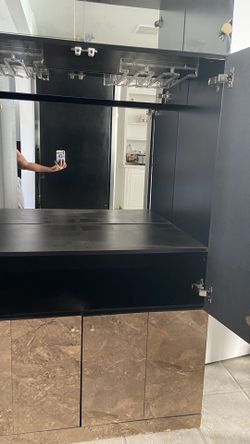 Furniture/cabinet
