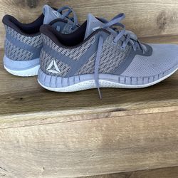 Women Reebok shoes size 10