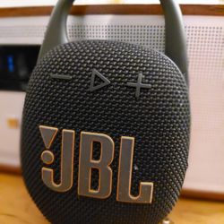 JBL Clip 5