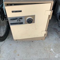 Free safe, Unknown Combination 