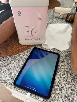 💕 Apple iPad Mini + BRAND NEW Beats Solo 4 Bundle — $450 OBO