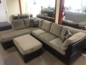 sectional comes 2 colors