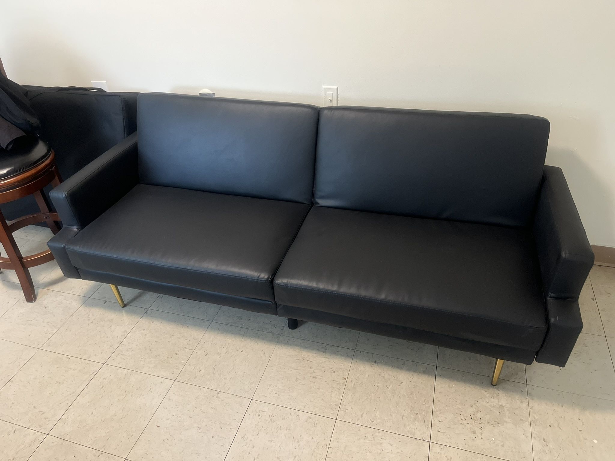 NEW FAUX LEATHER FUTON COUCH/BED