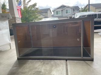 Reptile/Lizard Enclosure, Mat, Lights, Accessories