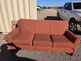 Basset sofa - only 4 years old
