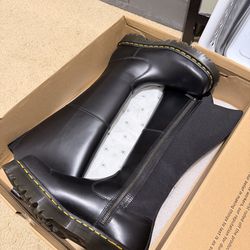 Dr. Martens AMAAYAH KNEE HIGH LEATHER BOOTS