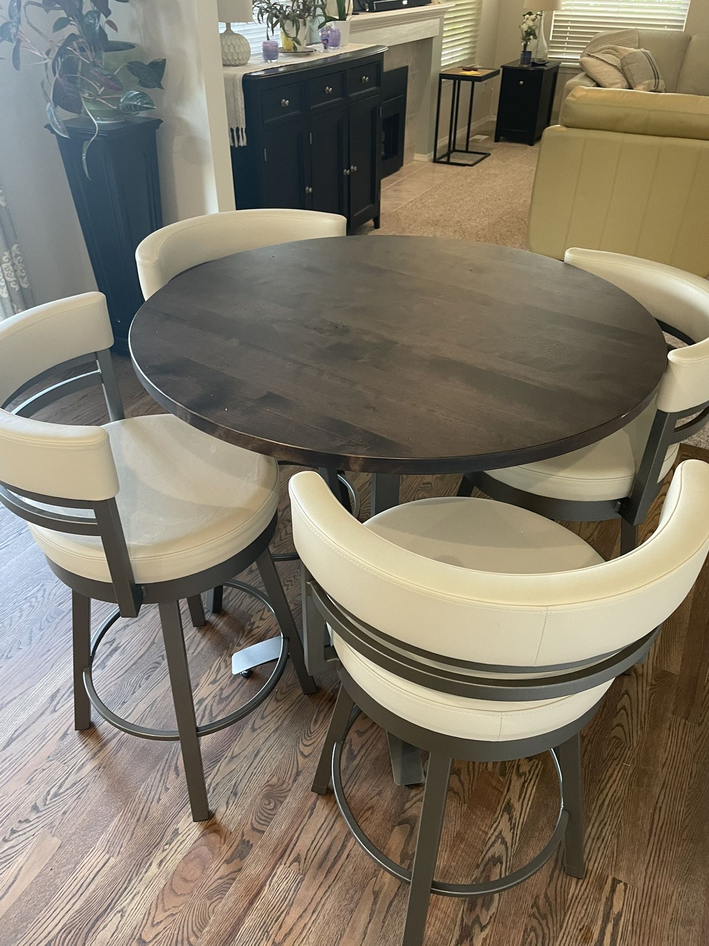 Pub Height Bistro Table With 4 Chairs