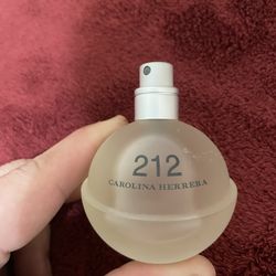 212 Carolina Herrera