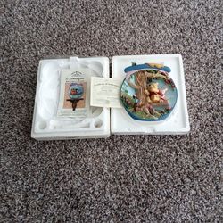 Pooh's Hunnypot Adventure Plate Collection