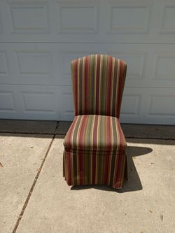 Decorative accent chair