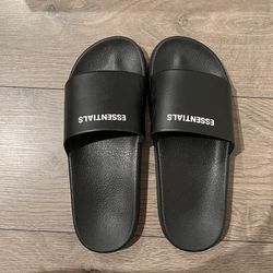 Flip flops Essentials Size 9