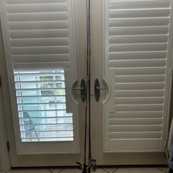 like new bundle of two Shimano Terez Waxwing  7' Casting Rod with Shimano Stradic spinning reel & Shimano Calcutta Baitcasting Reel!!