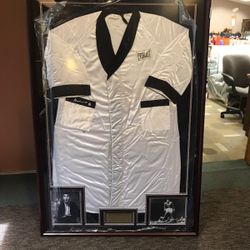 Muhammad Ali Signed Everlast Boxing Robe PSA Certified 