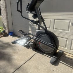 Like New Elíptical Price Is Firm 