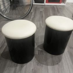 2 Stools