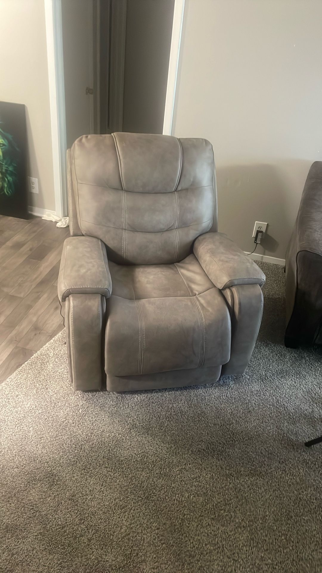 Electric Recliner Chair With Charger Port