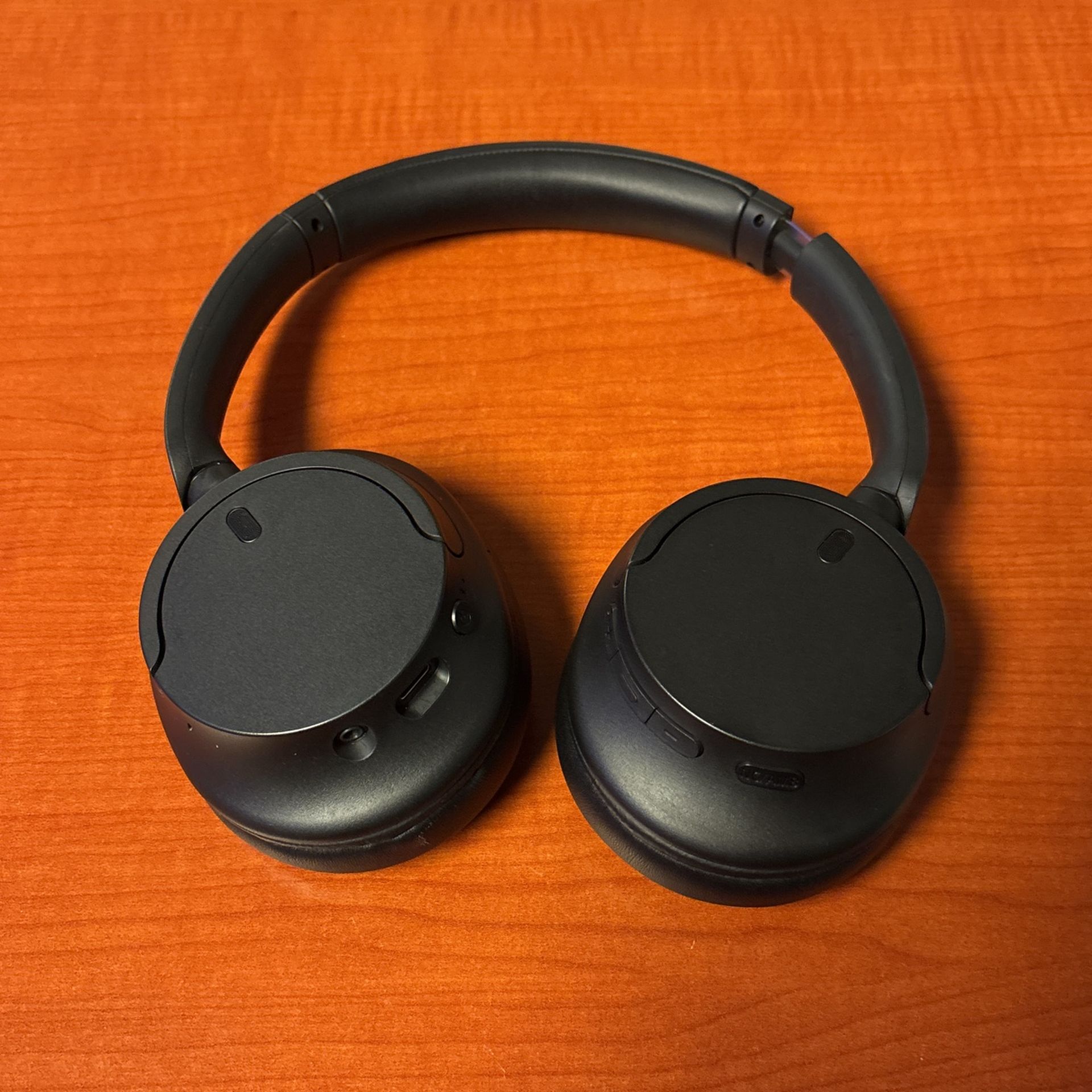 Sony Headphones CH720N Noise Cancellating
