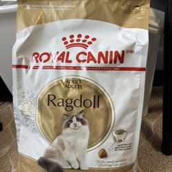 Unopened cat food Royal Canin ragdoll 7lb