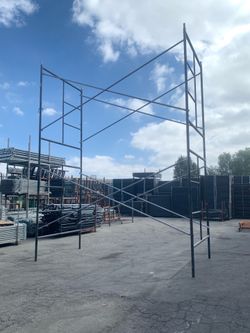 Two section ladder frame scaffolding  5’ x 10’ x 14’ standing high. Pickup 6930 Telegraph rd 90040