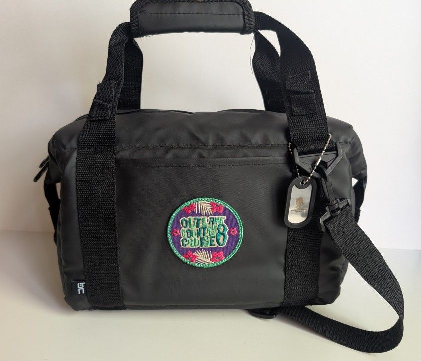Basecamp Highland Peak Insulated Cooler Lunch Bag 8 Can Cooler w/ Shoulder Strap