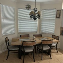 Kitchen Table And 5 Chairs 
