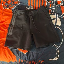 Nike Tech Shorts 