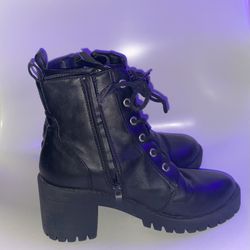 Old Worn Combat Styled Boots 7 1/2 Womens