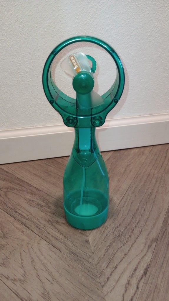 Handheld Misting Fan