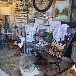 OPEN OPEN 
317 Carol Dr 
Grand Prairie Texas 

Angel's She Shed Boutique. Home Decor Farmhouse/ Antique/ Boho/ Shabby Chic Home Decor 