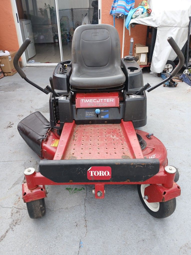 Toro Timecutter Ss4235. 42" Cut.
