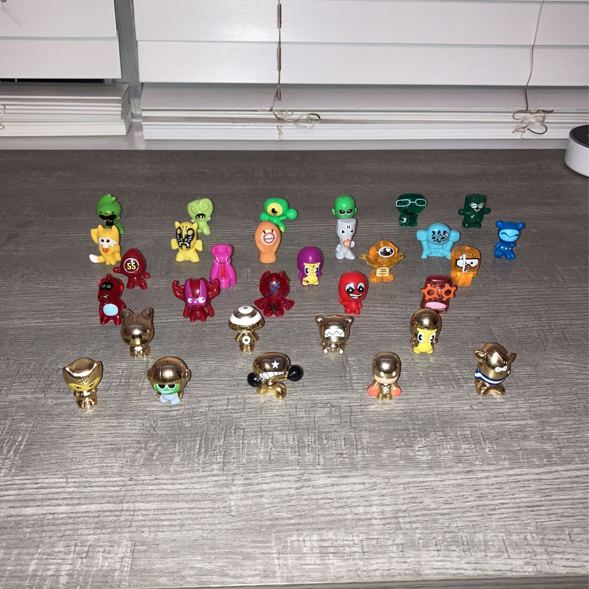 Gogo’s Crazy Bones Part 1 Gold Series Limited Edition (Extra Included)