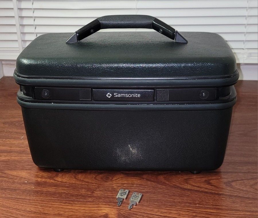 Vintage dark green Samsonite Hard Train Case Cosmetic Luggage With