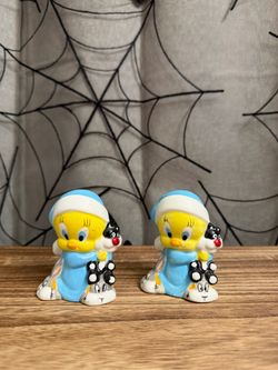 Tweety Bird Ceramic Salt and Pepper Shakers