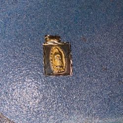 Gold Pendant 
