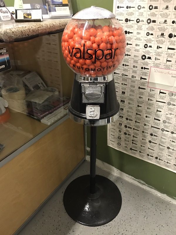 Rhino Vending Gumball Machine Stand with Bubble Gum